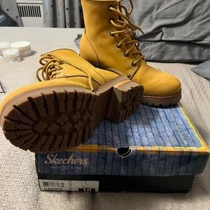 Sketchers boots